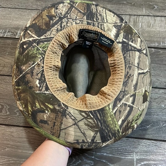 Signatures Camo and mesh Hat Men’s Size S/M - Picture 6 of 7